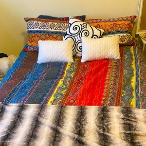 Matching Queen size reversible quilt/ pillowcases